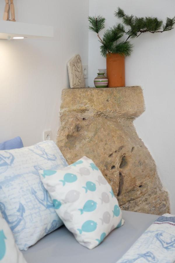 Charming Studio Apartment At House Rustica With Terrace And Nearby Parking Punat Exterior foto