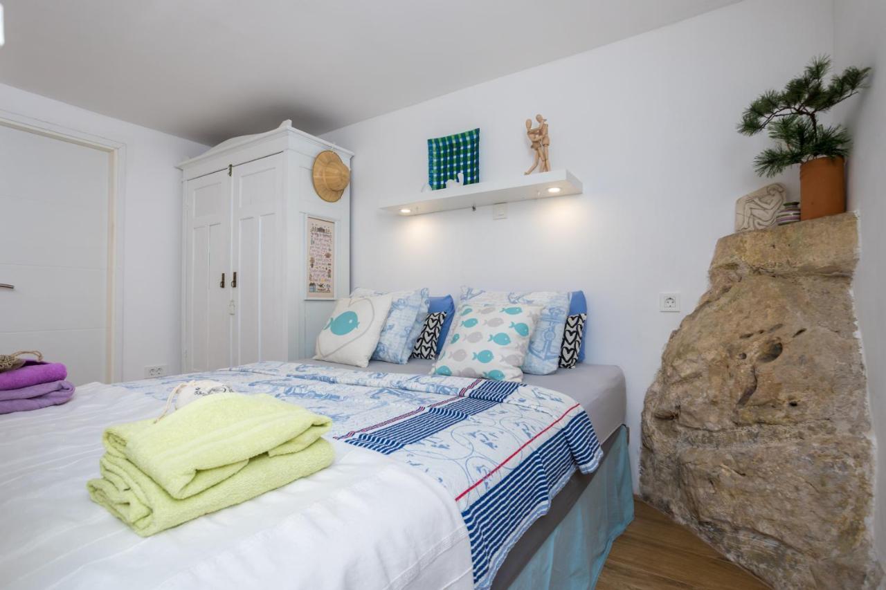 Charming Studio Apartment At House Rustica With Terrace And Nearby Parking Punat Exterior foto