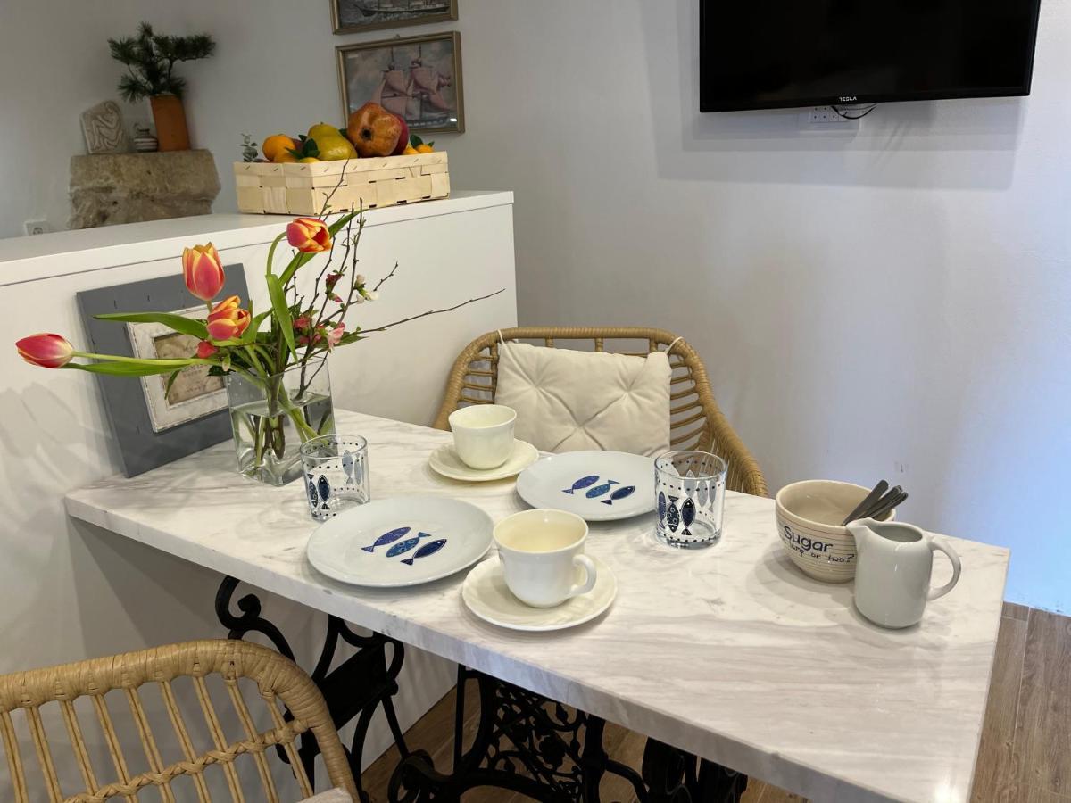 Charming Studio Apartment At House Rustica With Terrace And Nearby Parking Punat Exterior foto